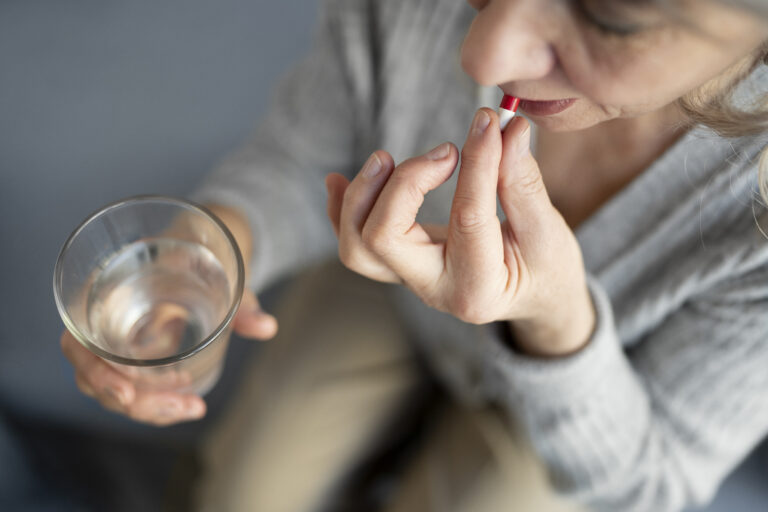 Tratamentos hormonais na menopausa: quais os principais tipos?
